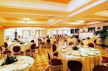 Grand Osman Ristorante Il Danubio 호텔 아테나루카나