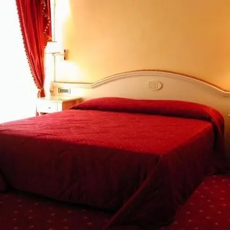 Hotel Grand Osman 4*